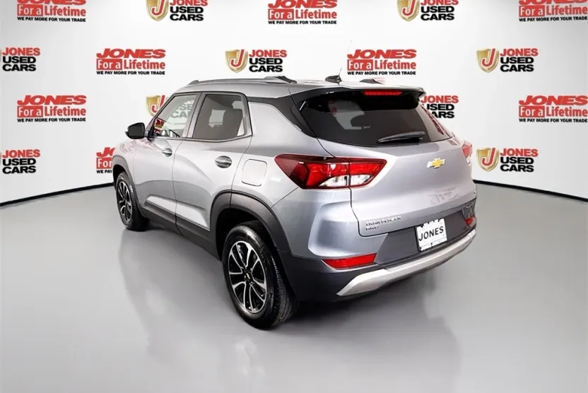 2024 Chevrolet Trailblazer LT photo 1