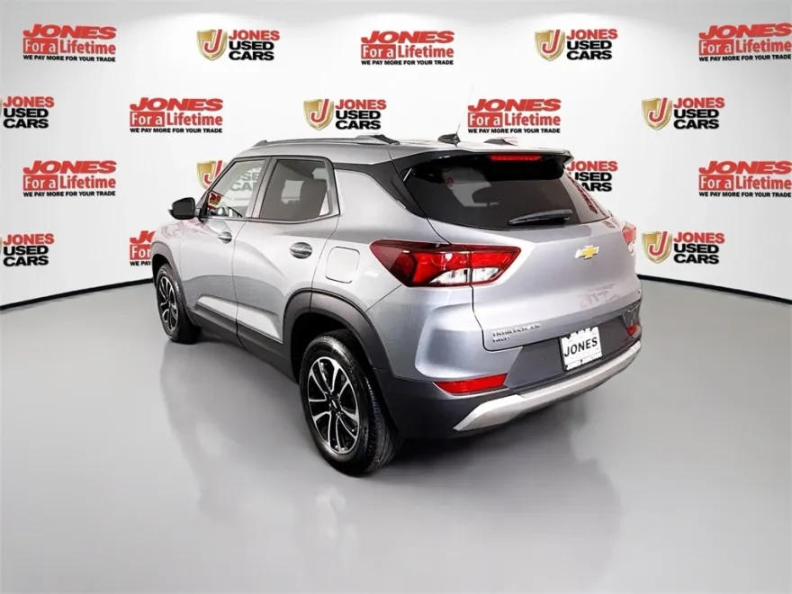 2024 Chevrolet Trailblazer LT photo 1