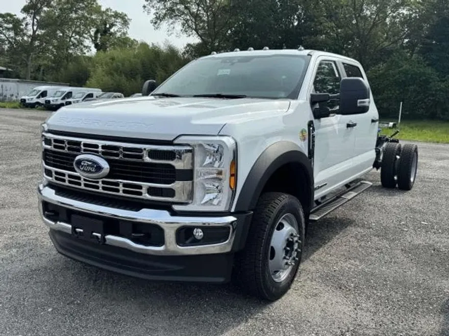 2025 Ford F-550 XL photo 1