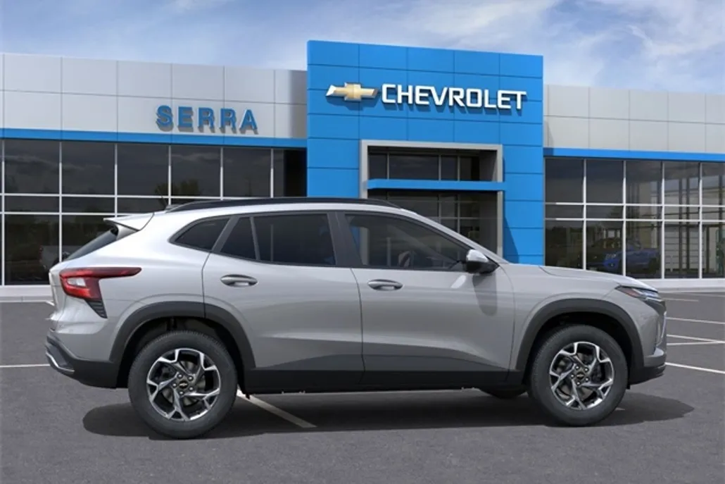 2025 Chevrolet Trax LT photo 1