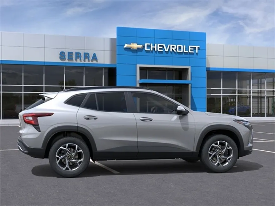 2025 Chevrolet Trax LT photo 1