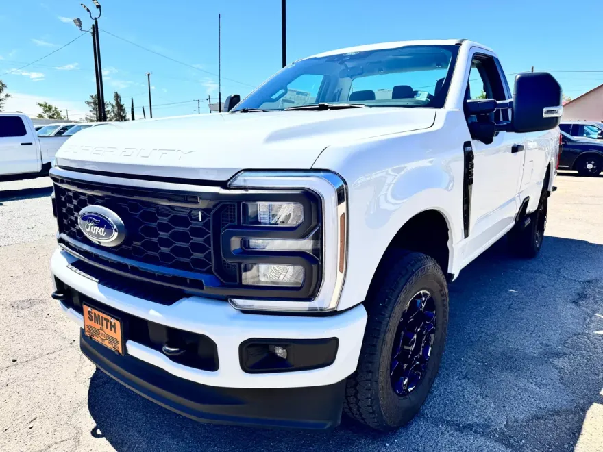 2025 Ford F-350 XL photo 1