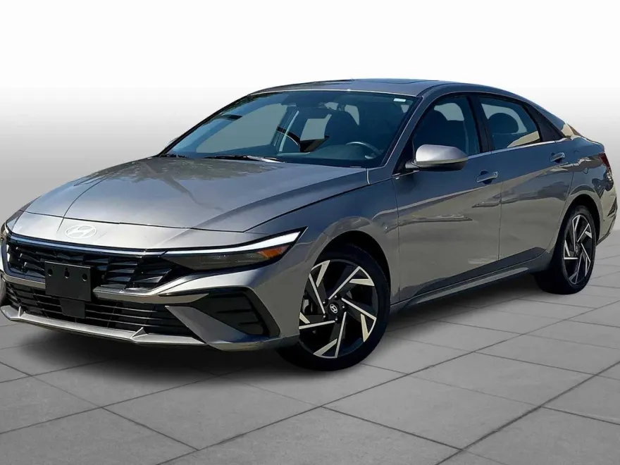 2025 Hyundai Elantra SEL Convenience photo 1