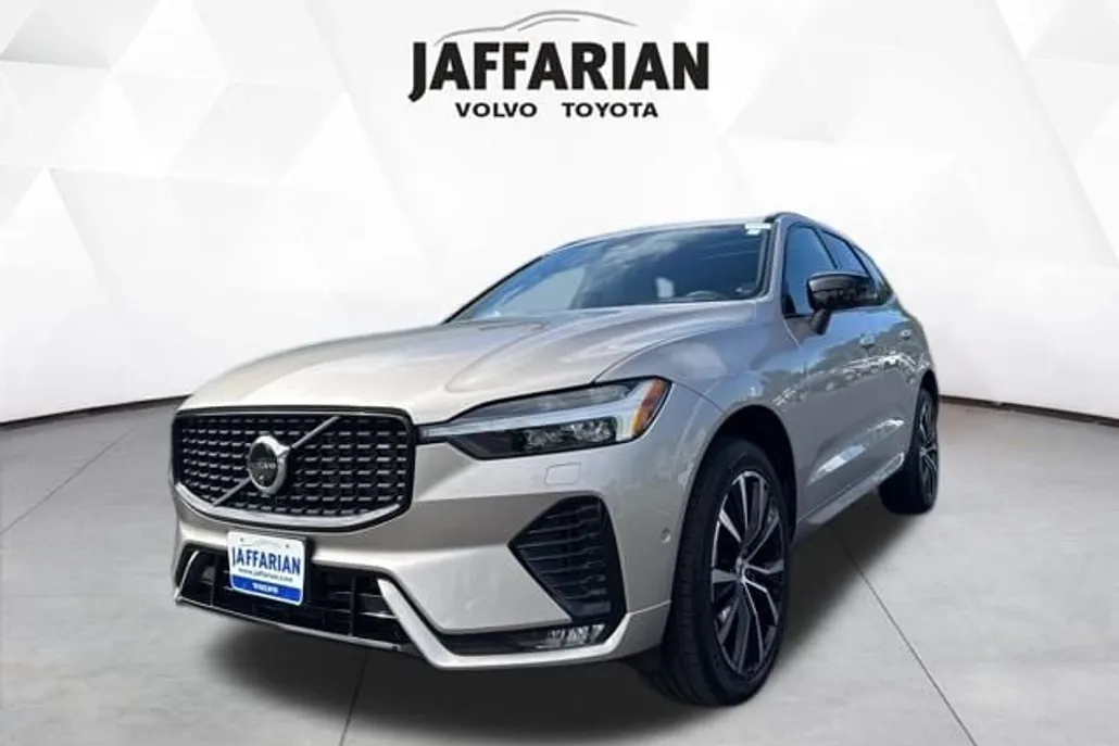 2024 Volvo XC60 B5 Plus photo 1