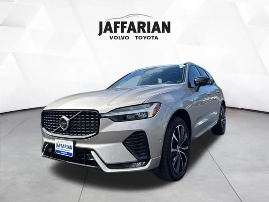 2024 Volvo XC60 B5 Plus photo 1