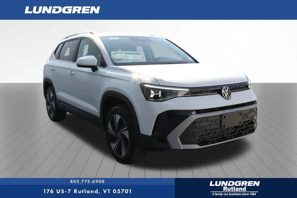 2025 Volkswagen Taos SE photo 1