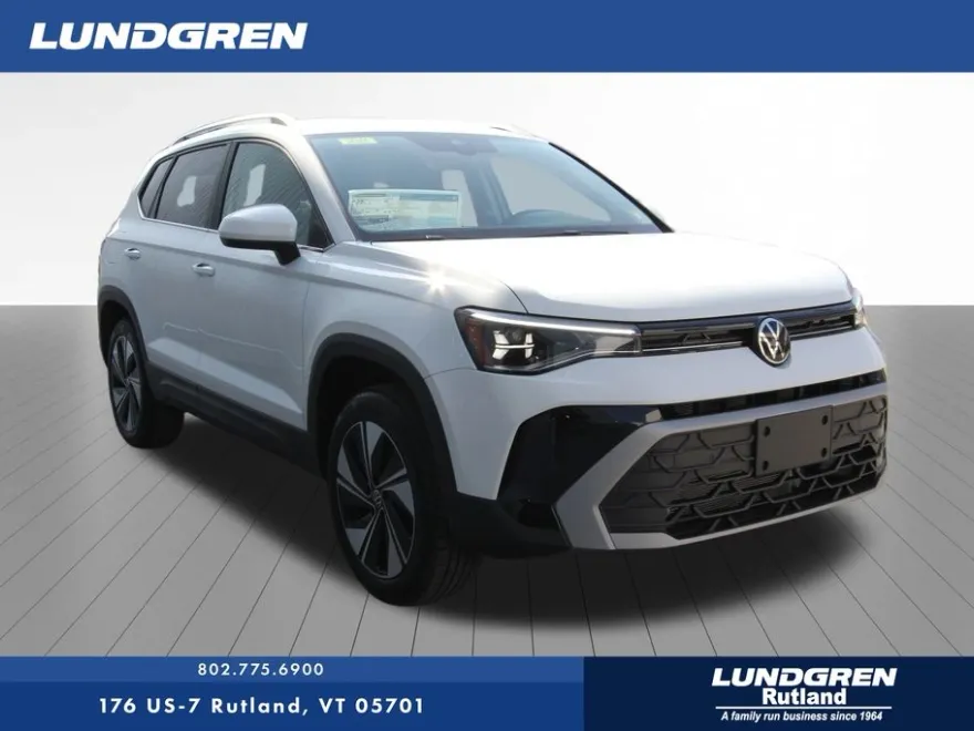 2025 Volkswagen Taos SE photo 1