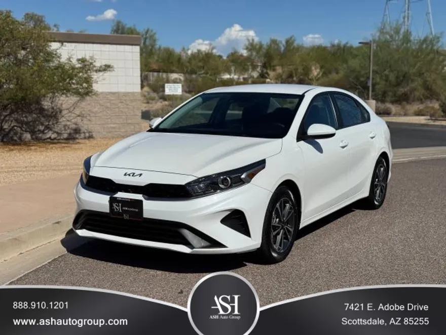 2022 Kia Forte LXS photo 1