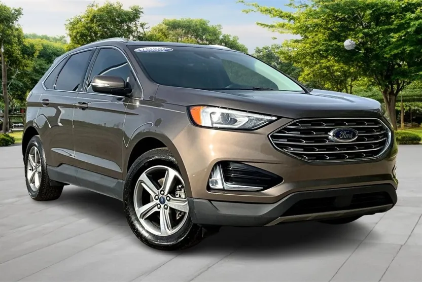 2019 Ford Edge SEL photo 1