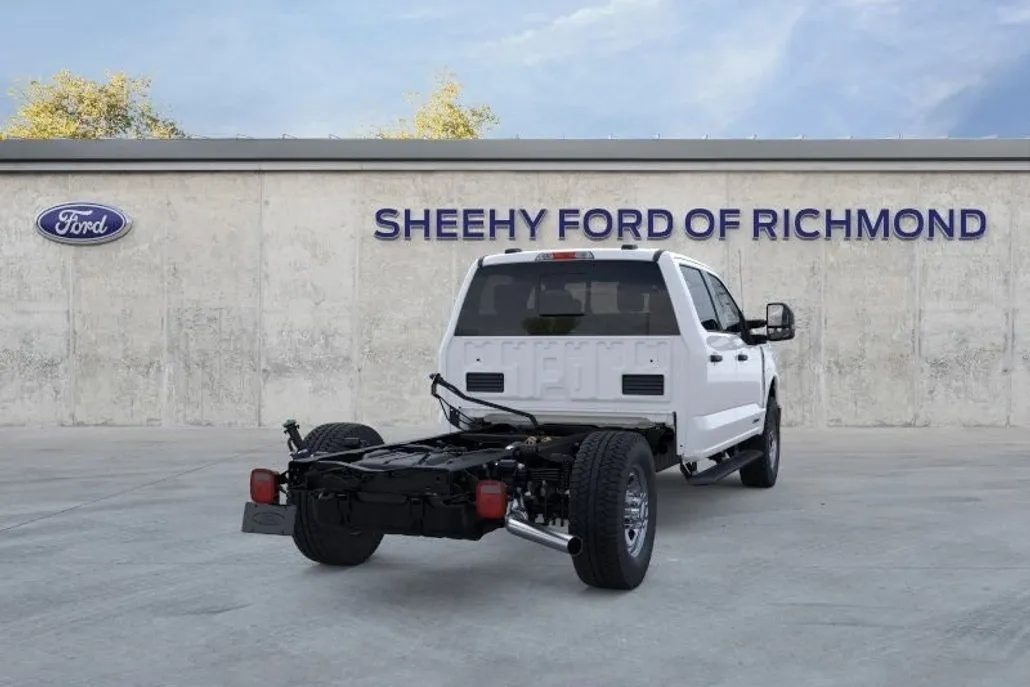 2025 Ford F-350 photo 1