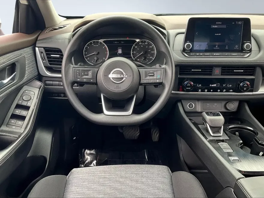 2023 Nissan Rogue SV photo 5