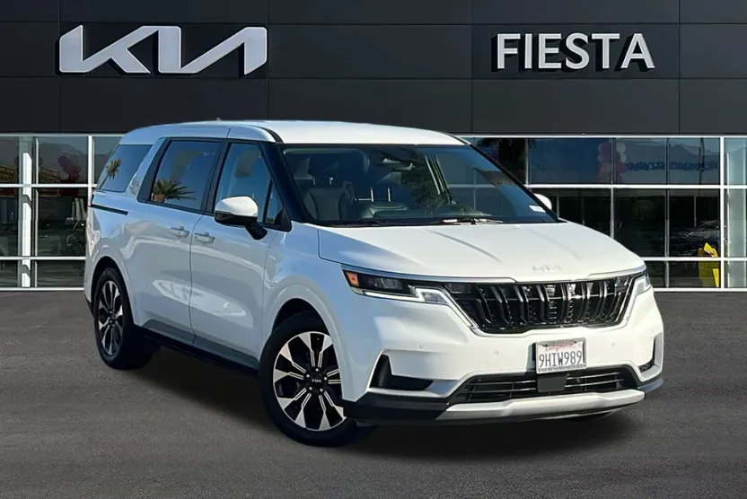 2024 Kia Carnival EX photo 1