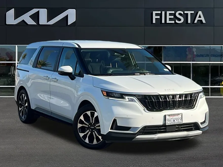 2024 Kia Carnival EX photo 1