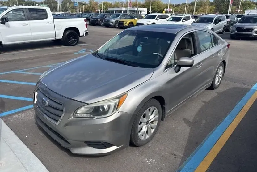 2015 Subaru Legacy 2.5i photo 1