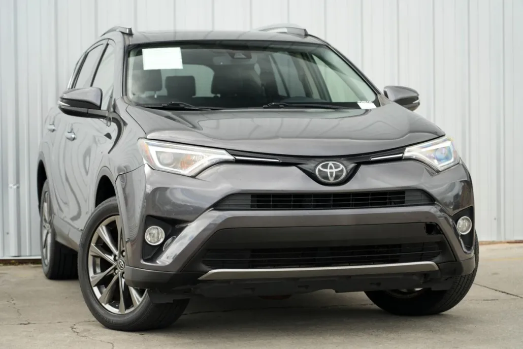 2018 Toyota RAV4 Limited Platinum photo 1