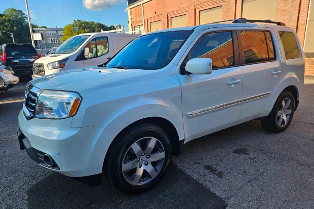2015 Honda Pilot Touring photo 1