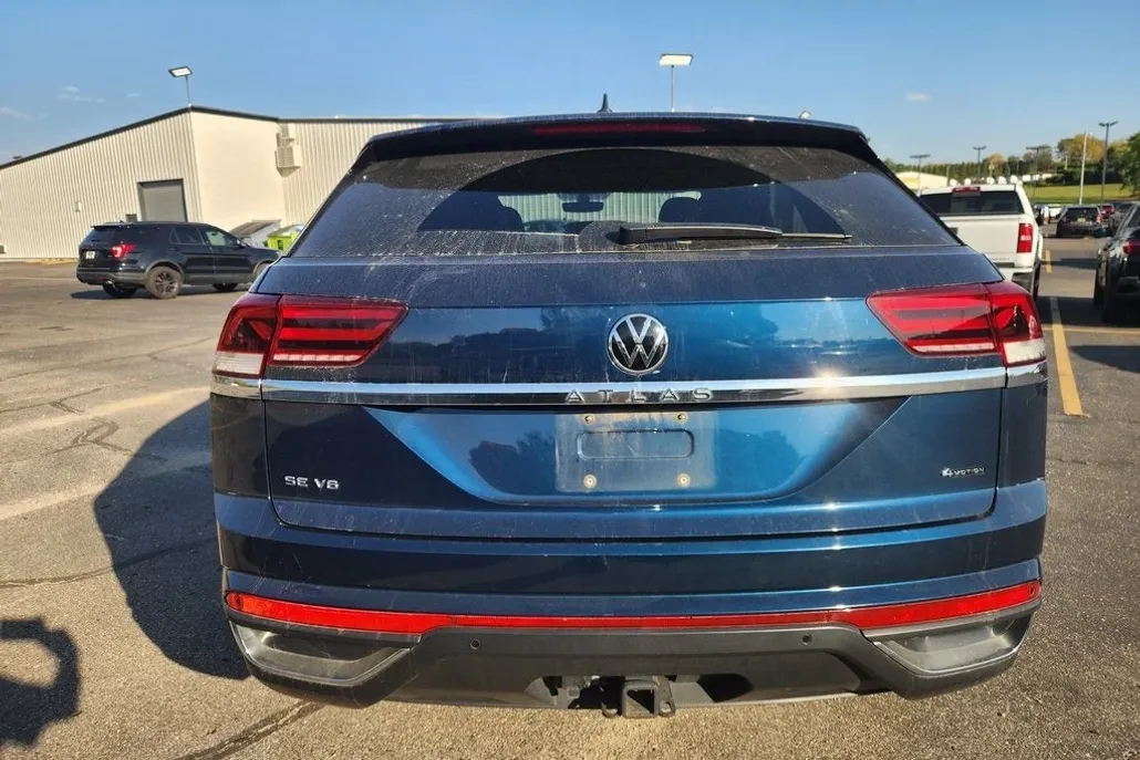2023 Volkswagen Atlas Cross Sport V6 SE Technology photo 1
