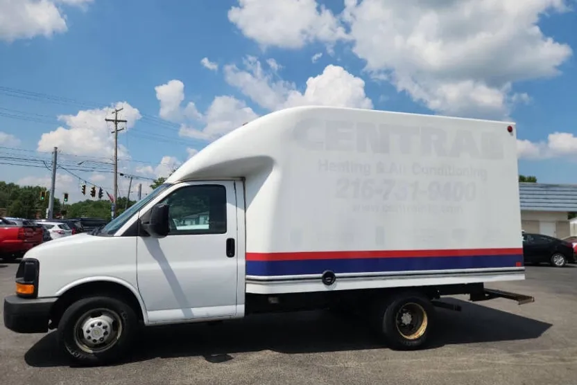 2014 Chevrolet Express 3500 Cutaway photo 1