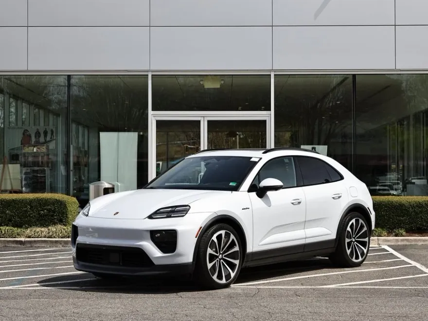 2025 Porsche Macan 4 Electric photo 1