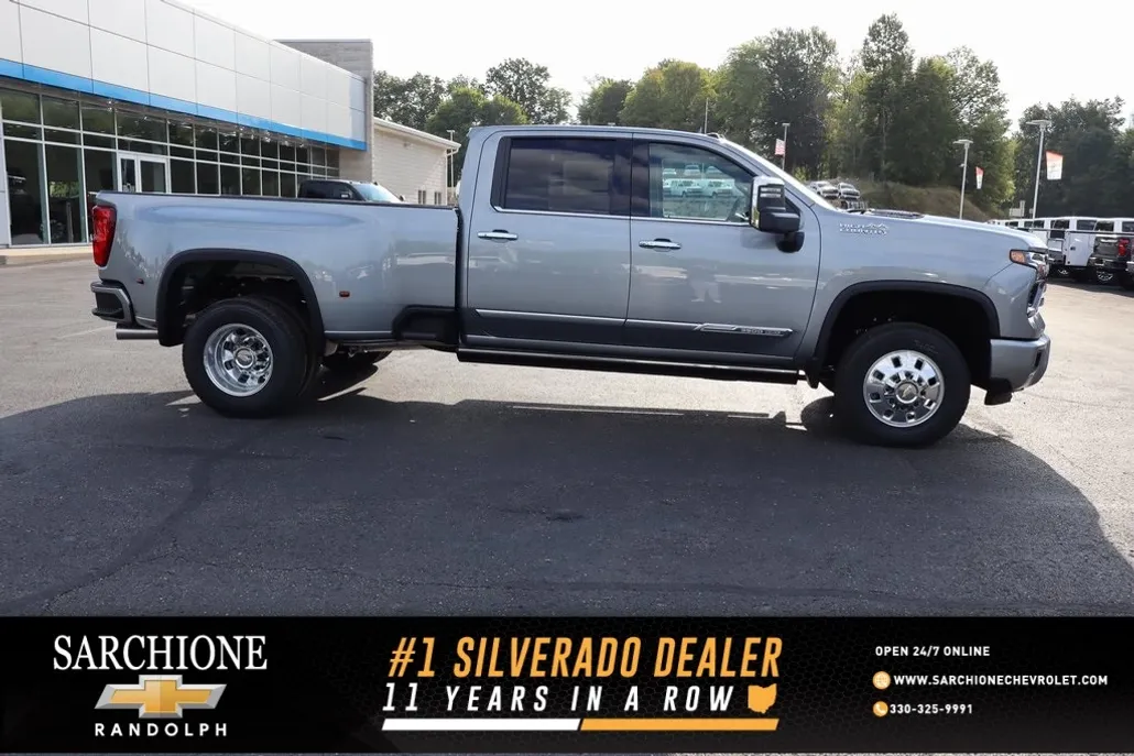 2026 Chevrolet Silverado 3500HD High Country photo 1