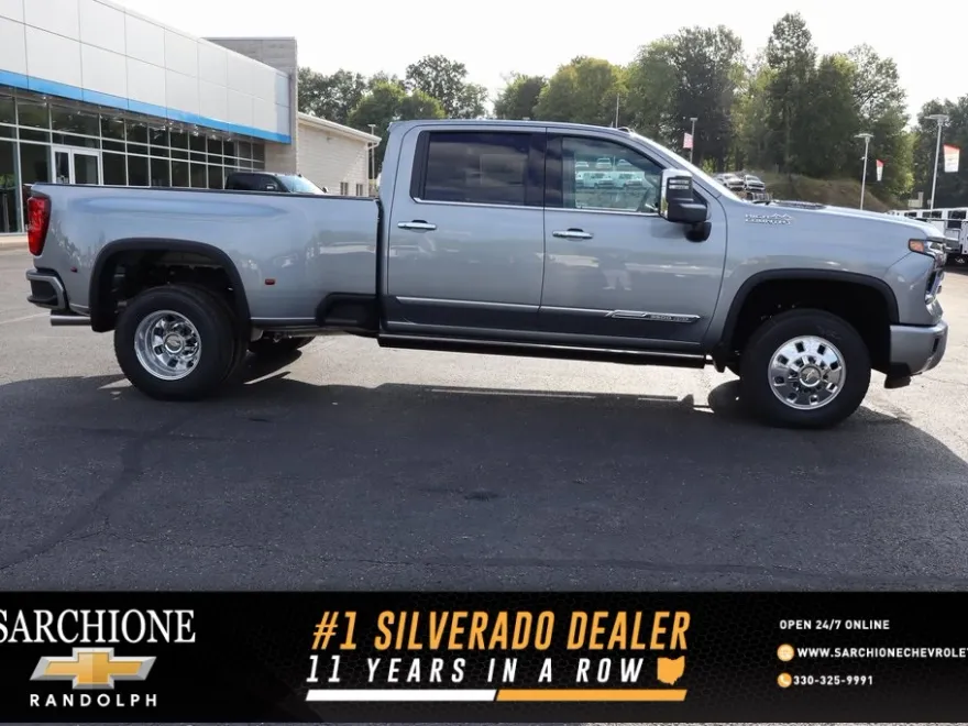 2026 Chevrolet Silverado 3500HD High Country photo 1