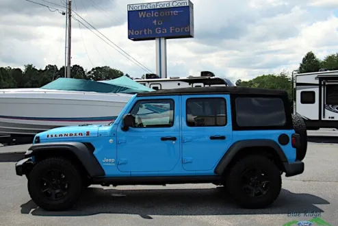 2021 Jeep Wrangler Unlimited Islander photo 2