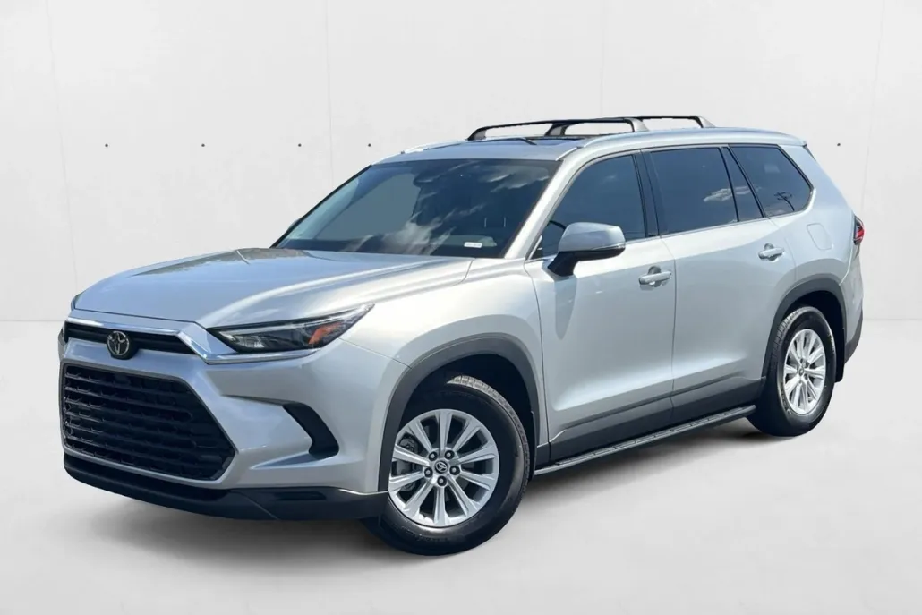 2024 Toyota Grand Highlander XLE photo 1