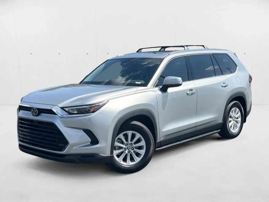 2024 Toyota Grand Highlander XLE photo 1