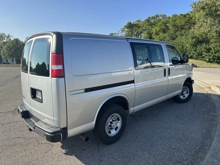 2019 Chevrolet Express 2500 Work Cargo Van photo 1