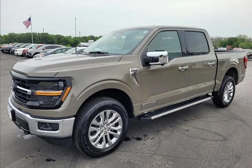 2025 Ford F-150 XLT photo 1