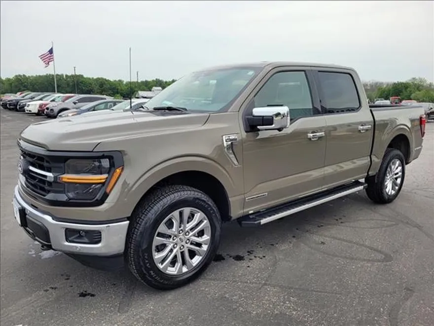 2025 Ford F-150 XLT photo 1