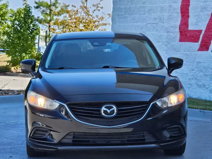 2017 Mazda Mazda6 Touring photo 1