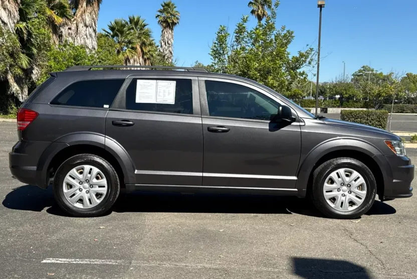 2016 Dodge Journey SE photo 1