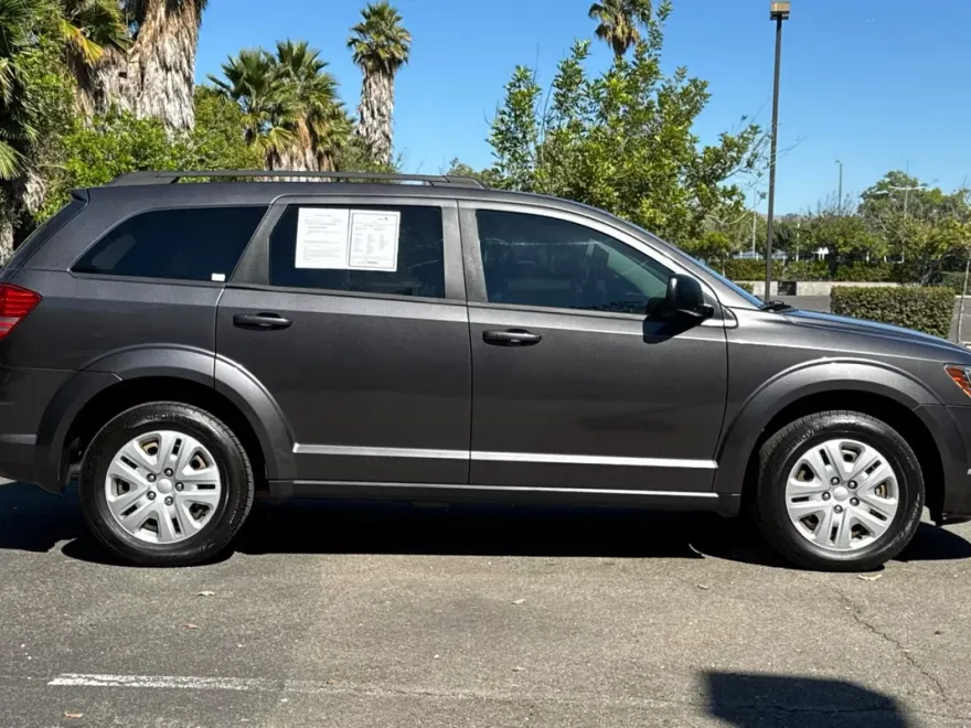 2016 Dodge Journey SE photo 1