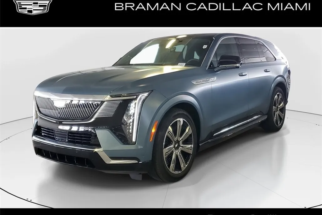 2025 Cadillac Escalade IQ Luxury photo 1