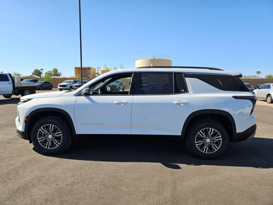 2025 Chevrolet Traverse photo 1