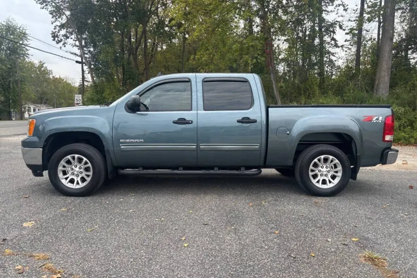 2011 Gmc Sierra 1500 SLE photo 1