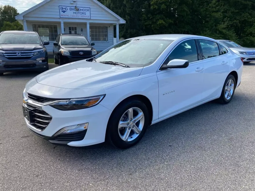 2025 Chevrolet Malibu LS photo 1