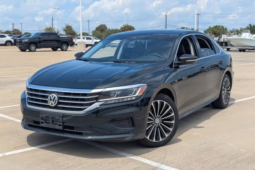 2022 Volkswagen Passat 2.0T Limited photo 1