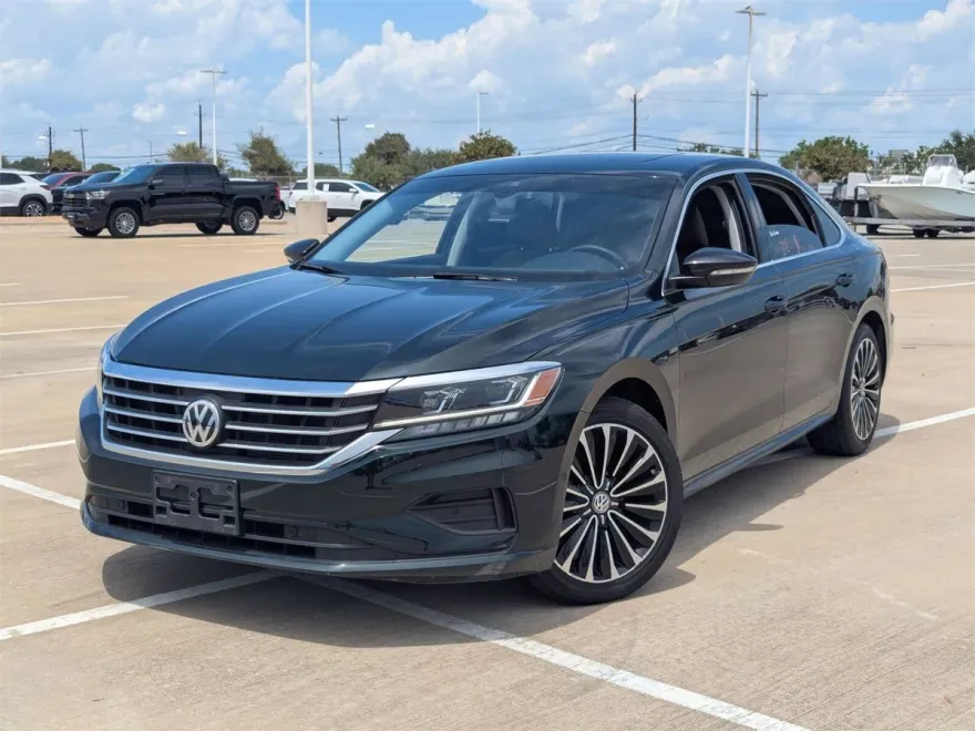 2022 Volkswagen Passat 2.0T Limited photo 1