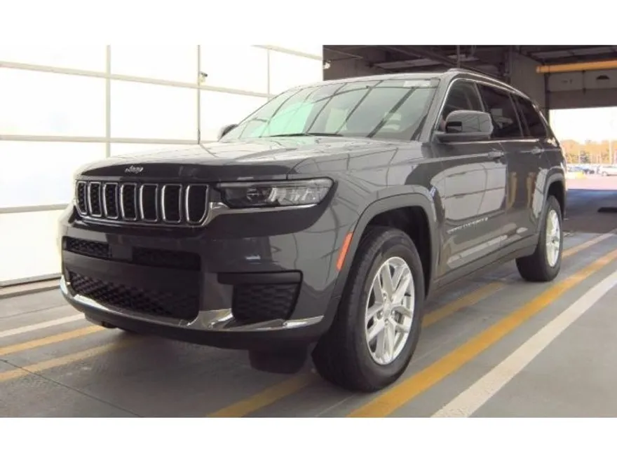 2023 Jeep Grand Cherokee Laredo photo 1