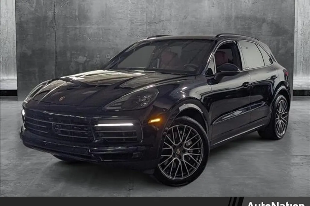 2023 Porsche Cayenne Platinum Edition photo 1
