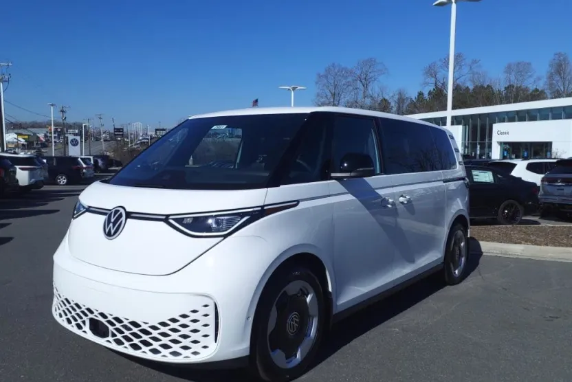 2025 Volkswagen ID. Buzz Pro S photo 1