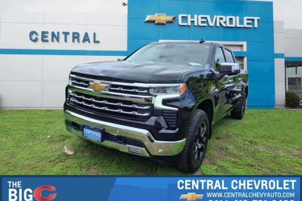 2024 Chevrolet Silverado 1500 LTZ photo 1