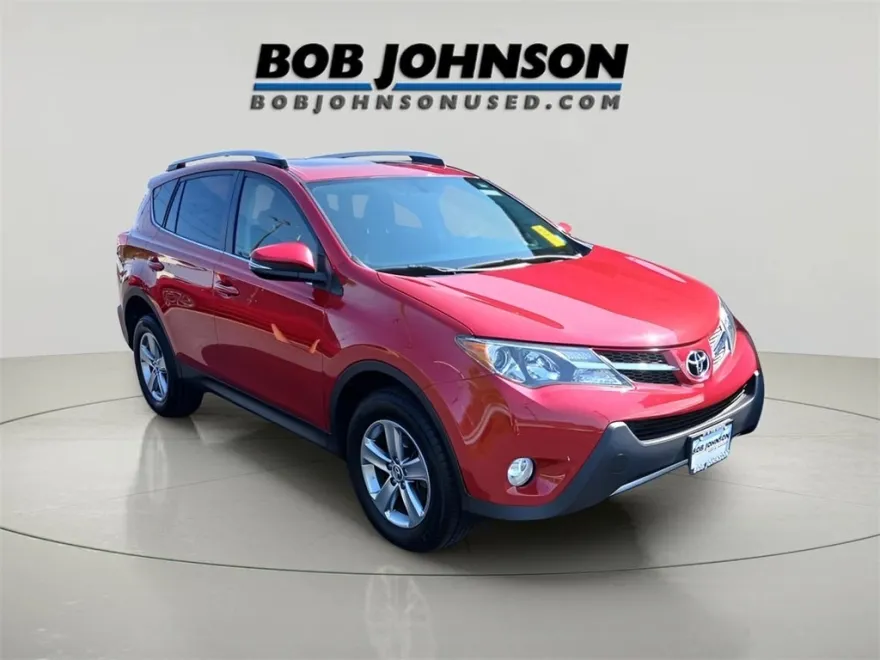 2015 Toyota RAV4 XLE photo 1