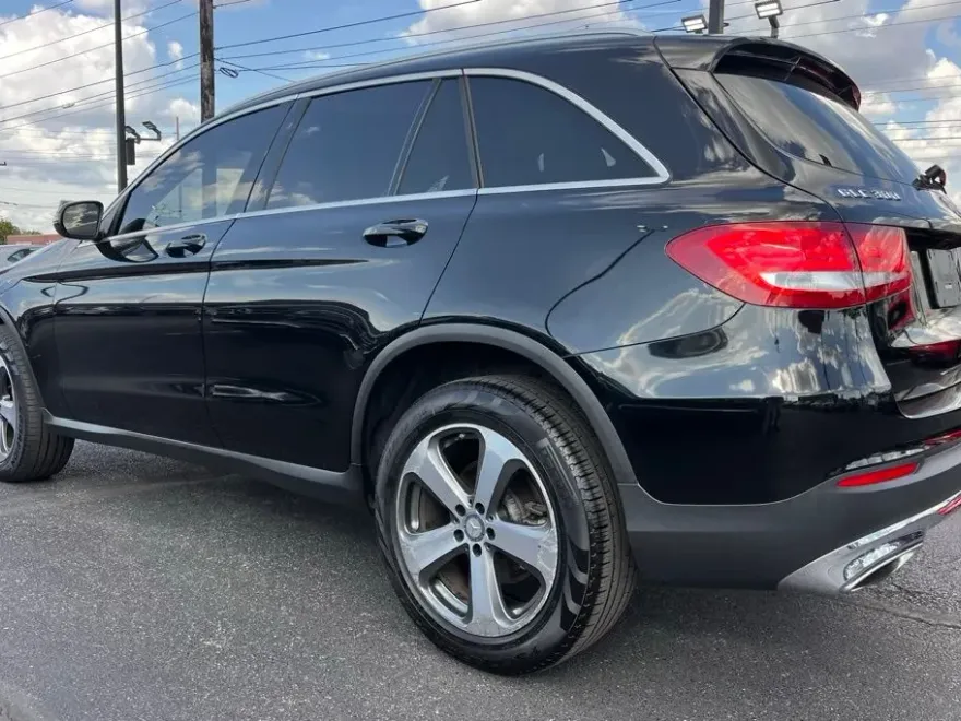 2016 Mercedes Benz GLC 300 photo 1