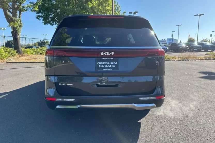 2024 Kia Carnival SX Prestige photo 1
