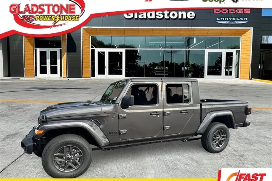 2025 Jeep Gladiator Sport S photo 1