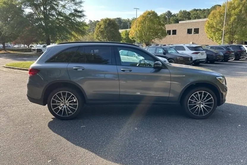 2022 Mercedes Benz GLC 300 photo 1