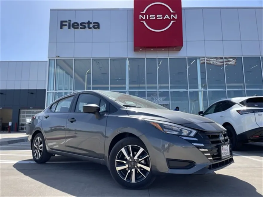 2025 Nissan Versa S photo 1